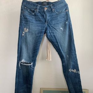 Low rise boyfriend jeans